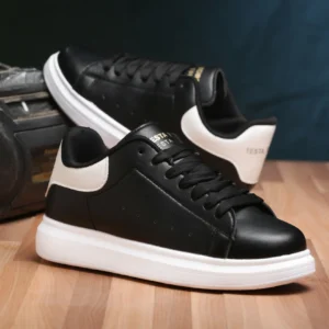 Lightweight casual sneakers